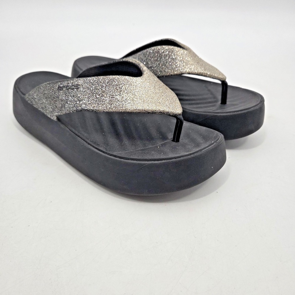 CROCS WOMEN'S BLACK SILVER GETAWAY CHUNKY GLITTER PLATFORM FLIP FLOP SANDAL 7